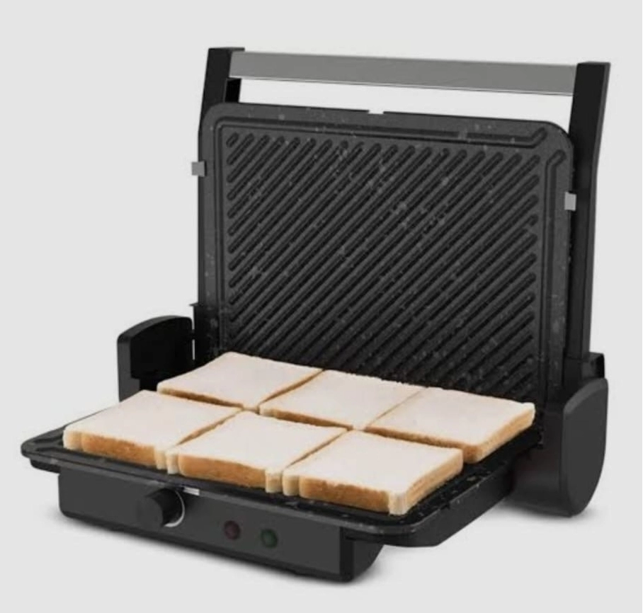 Essence 6 Dilim Kapasiteli Tost Makinesi Siyah