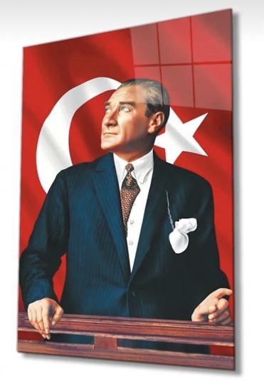 Aziz Atatürk ve Kırmızı Türk Bayrağı Cam Tablo
